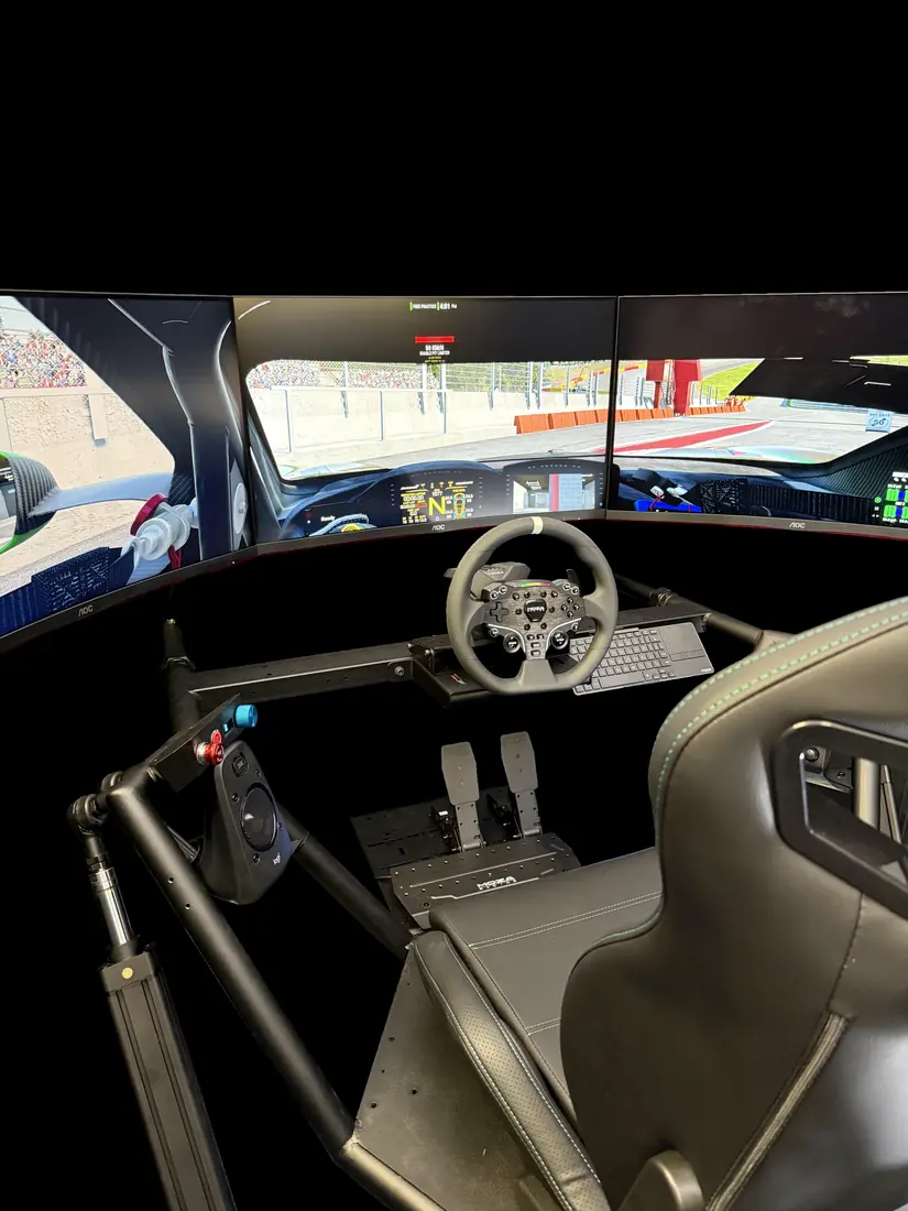 GT racing cockpit on a 6DOF motion platform
